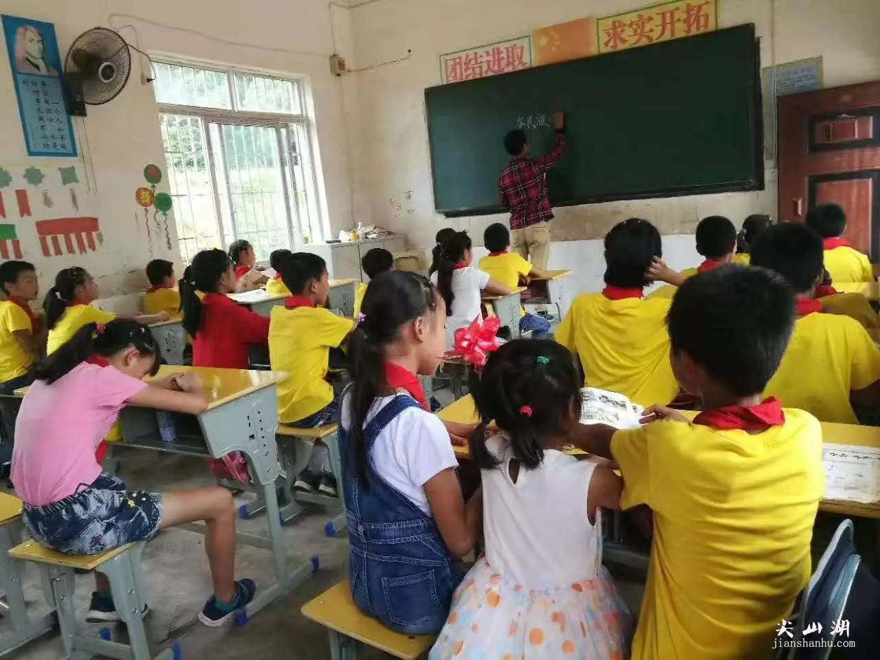 Ei56ihDxiu3Mm355.jpg