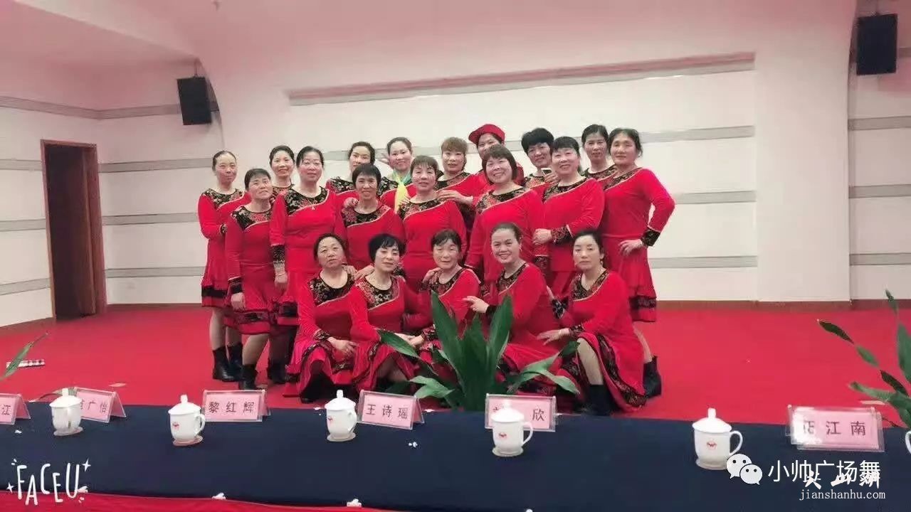 sqWtR7UBoBRU4uC8.jpg